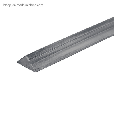 Membre de la barre de forme triangulaire en acier structural au carbone Chamfer Q235 pour le béton préfabriqué