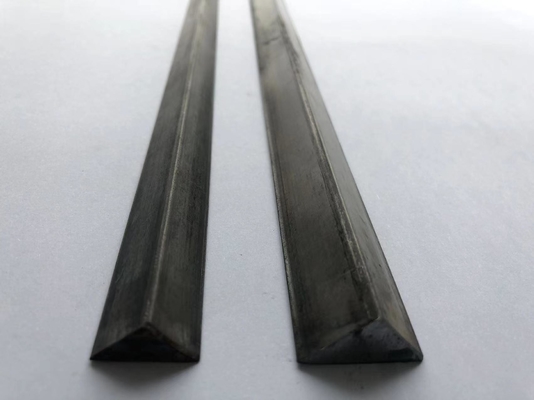 Membre de la barre de forme triangulaire en acier structural au carbone Chamfer Q235 pour le béton préfabriqué