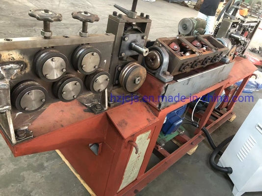Machine de redressement et de coupe rapide pour les barres de 5 à 12 mm en grade automatique automatique