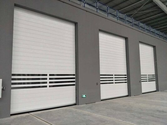 Porte de garage enroulable automatique avec ignifugation et ouverture rapide, modèle personnalisé pour usage industriel