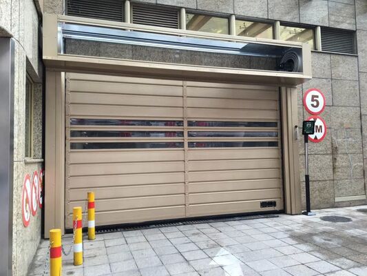 Porte de hangar en alliage d'aluminium à volet roulant automatique haute vitesse, ignifuge, protection IP55, taille personnalisable
